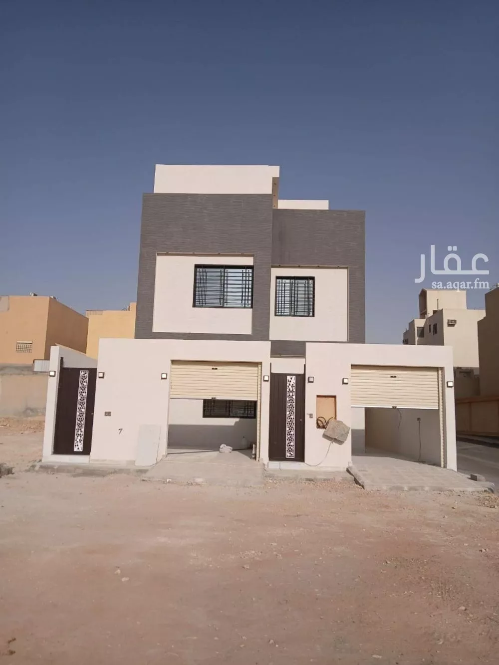 3 bedroom floor in Al Hazm 2