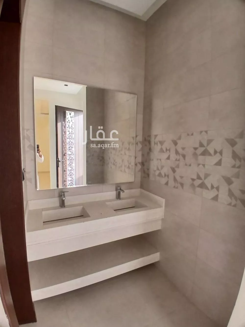 3 bedroom floor in Al Hazm 17