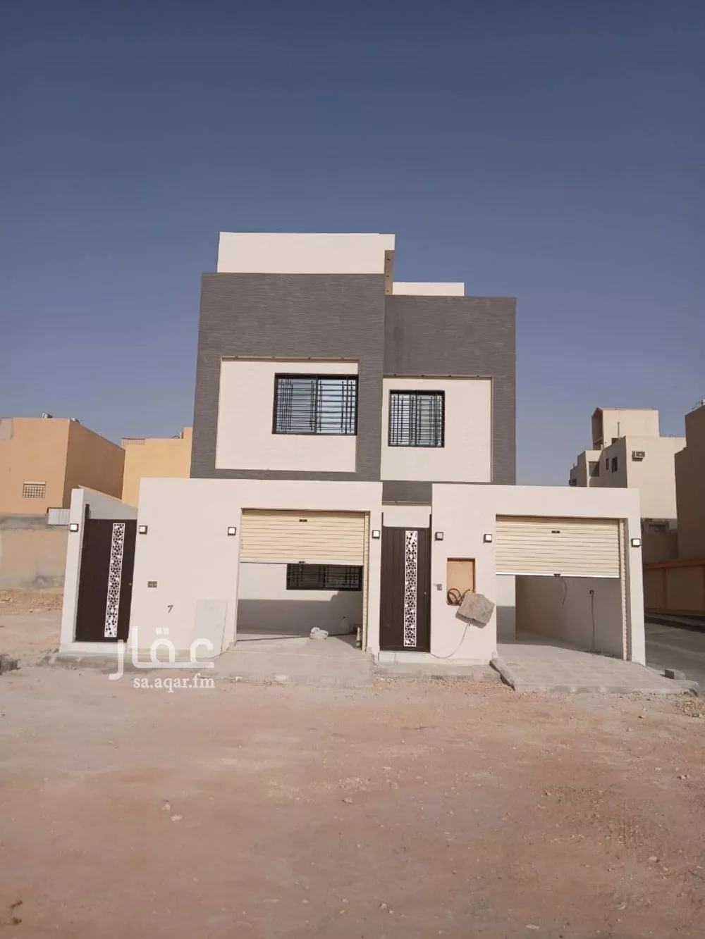 3 bedroom floor in Al Hazm 3