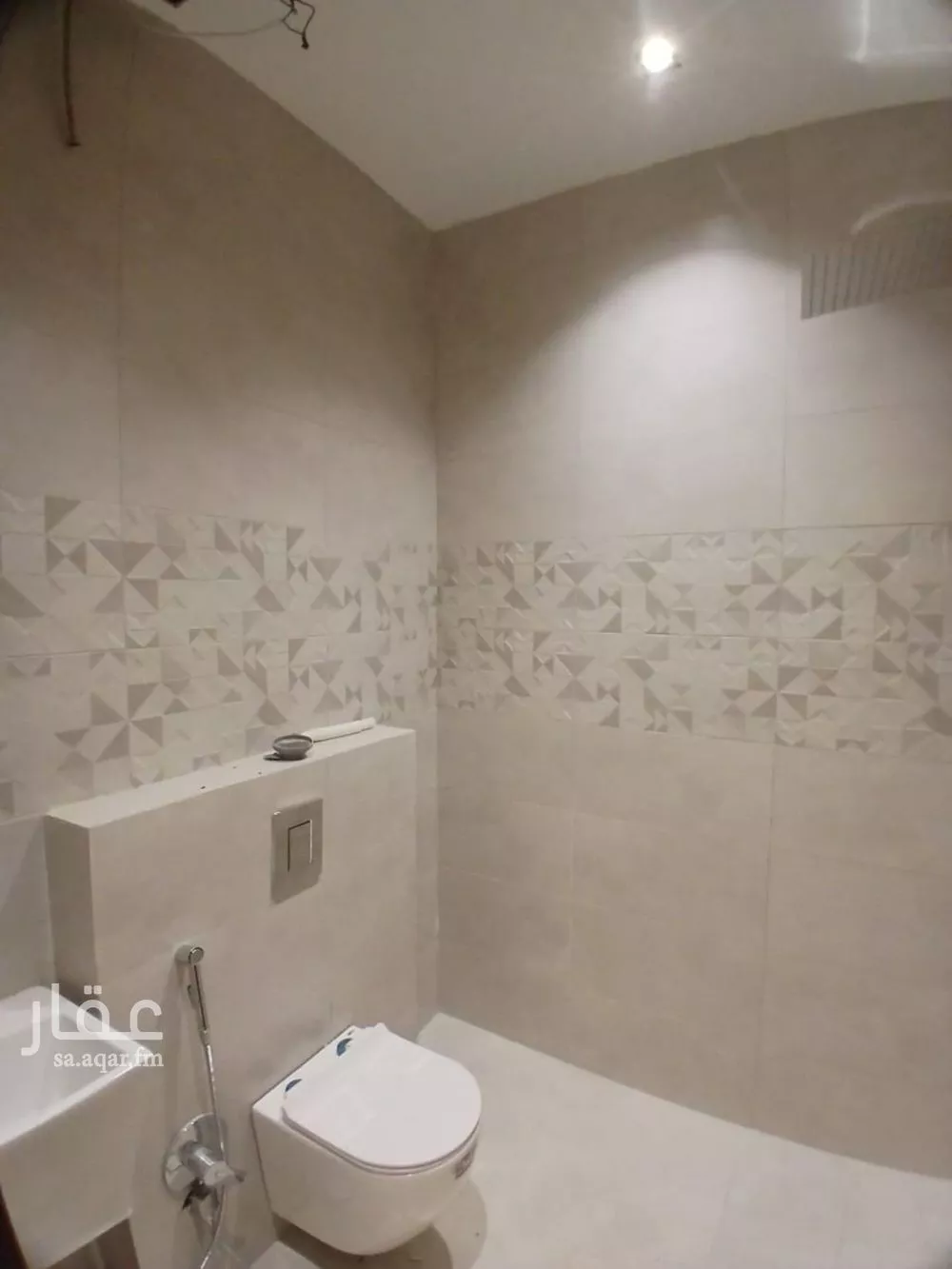 3 bedroom floor in Al Hazm 5