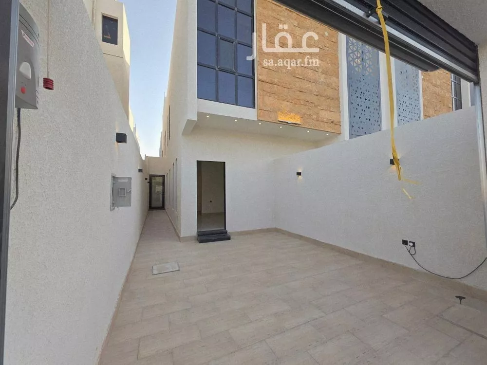 4 bedroom floor in Badr 4