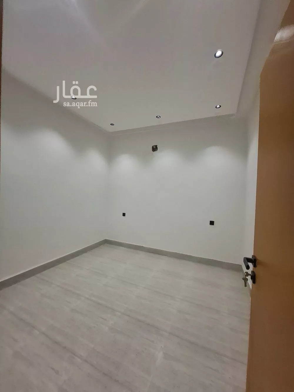 5 bedroom floor in Tuwaiq 8