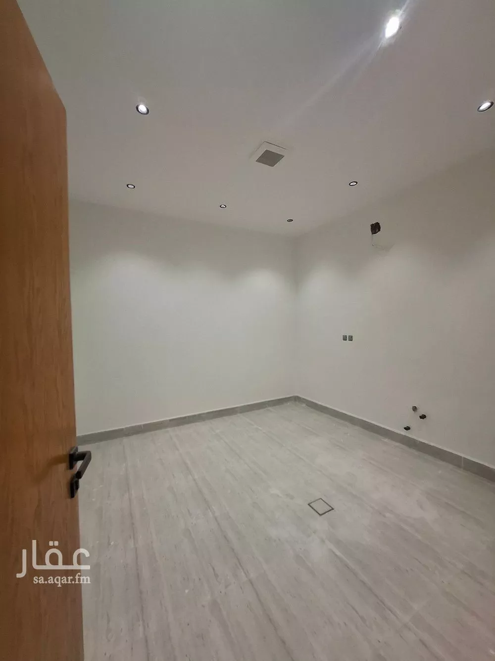 5 bedroom floor in Tuwaiq 10