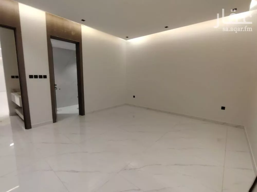 3 bedroom floor in Okaz 3