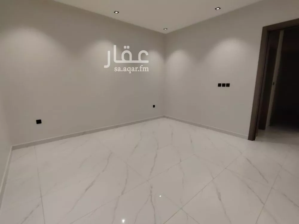 3 bedroom floor in Okaz 5