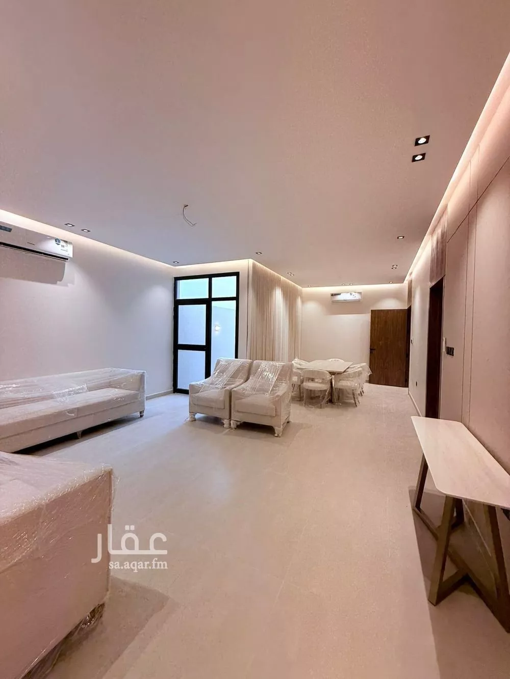 4 bedroom floor in Okaz 8