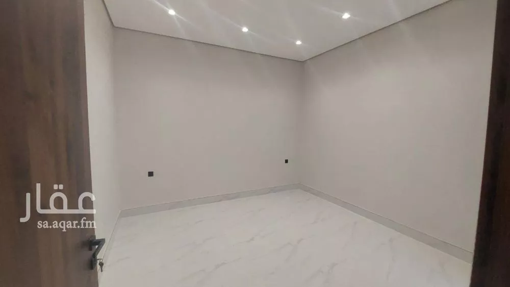 3 bedroom floor in Al Hazm 15