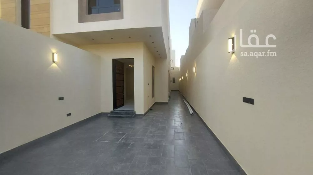 3 bedroom floor in Al Hazm 10