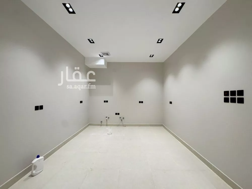 4 bedroom floor in Al Yarmouk 12