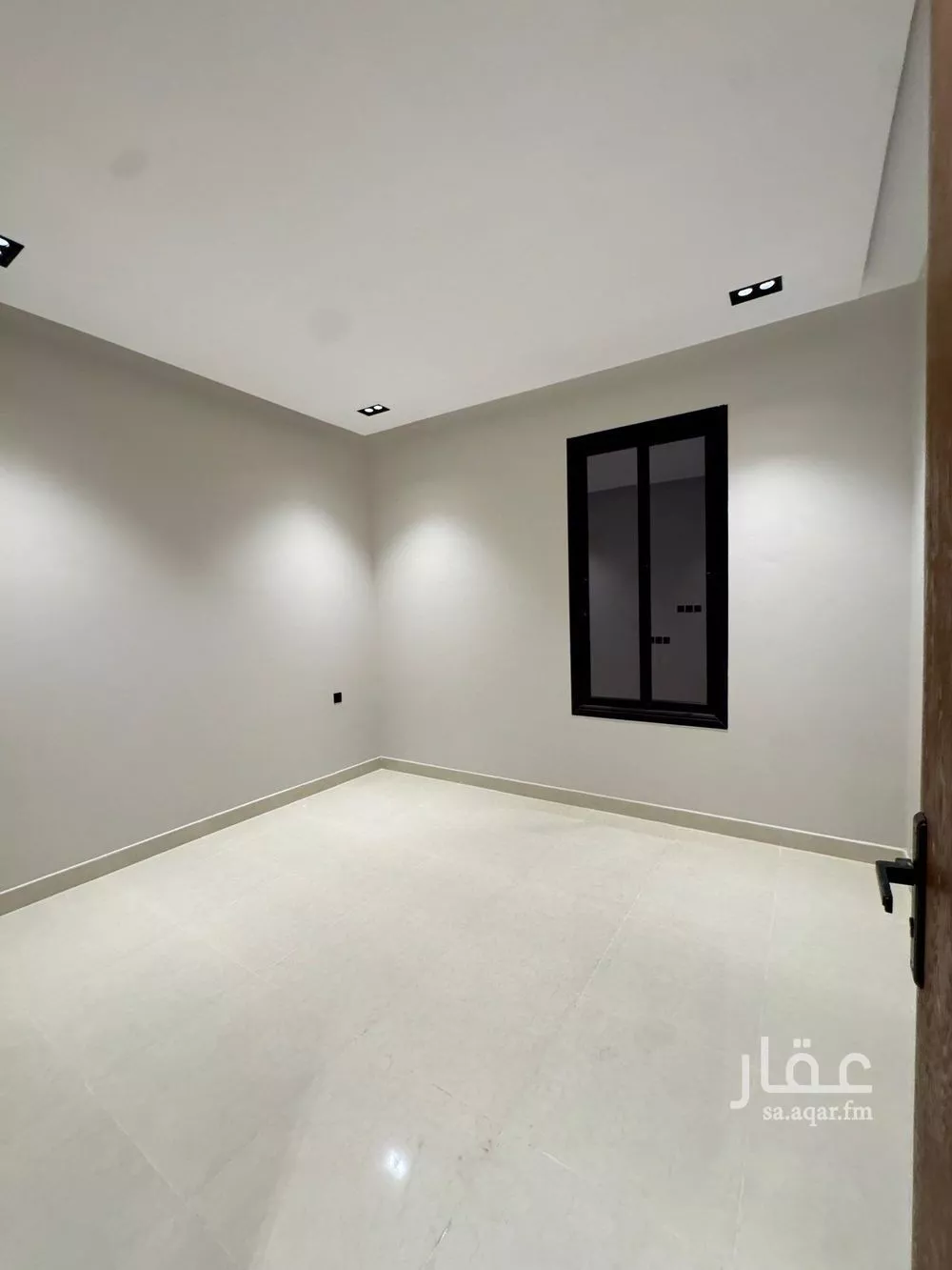 4 bedroom floor in Al Yarmouk 15