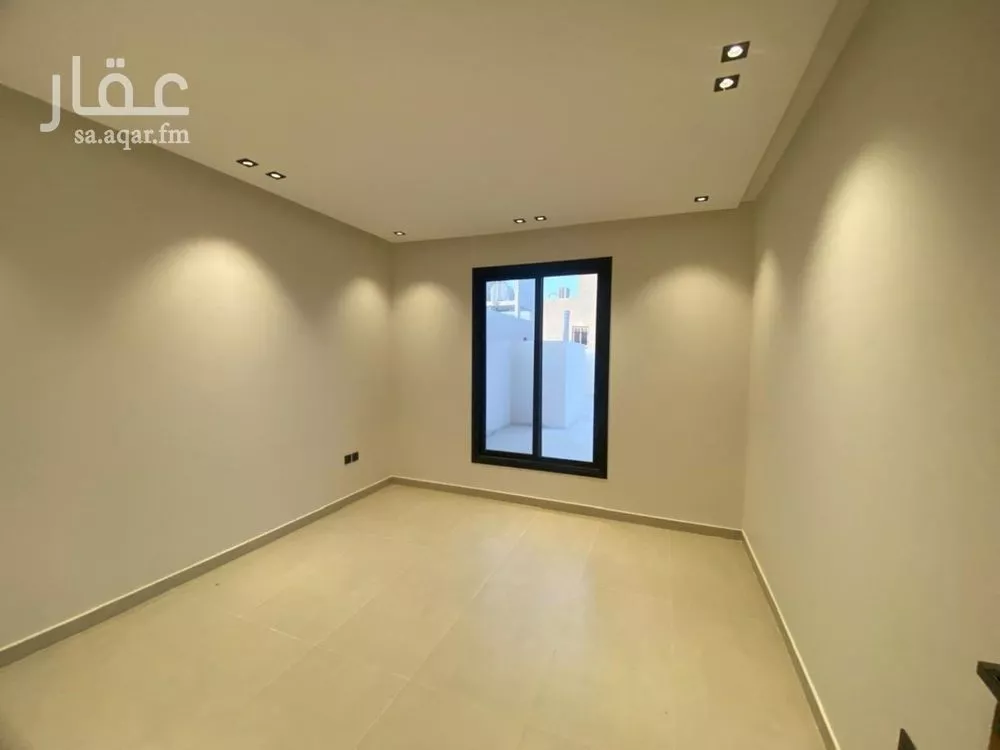 4 bedroom floor in Okaz 11