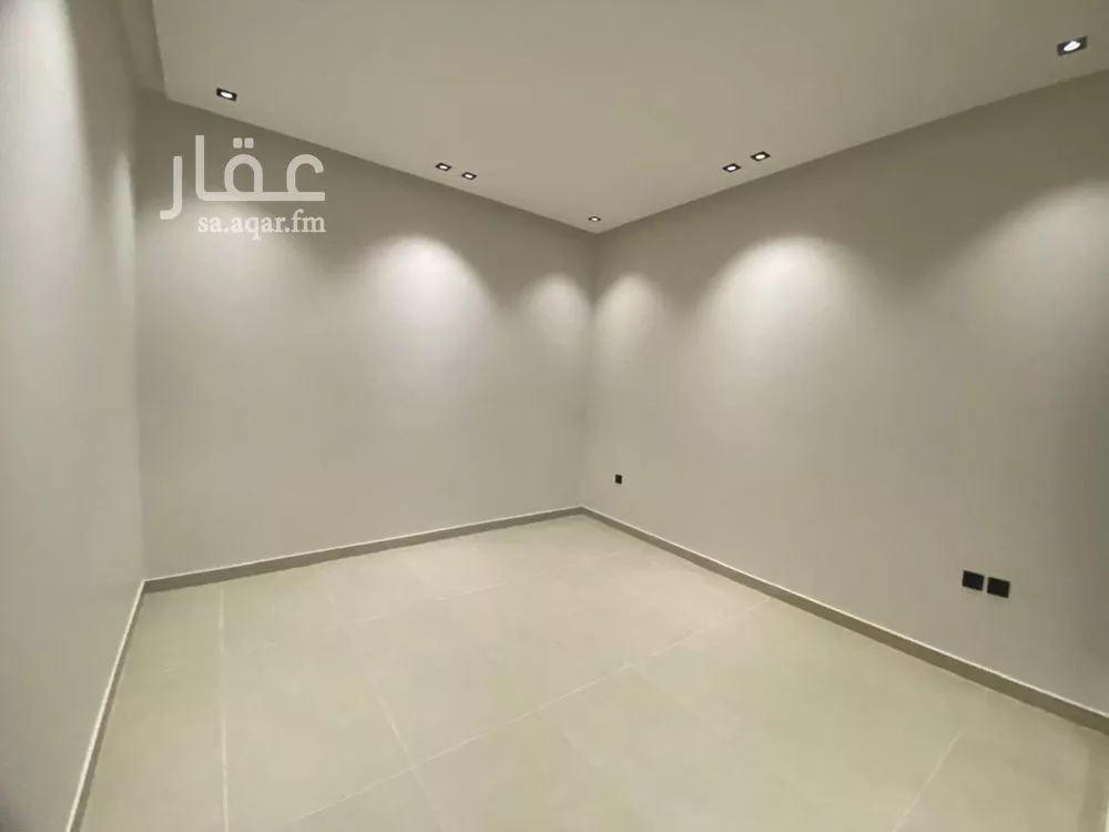 4 bedroom floor in Okaz 12