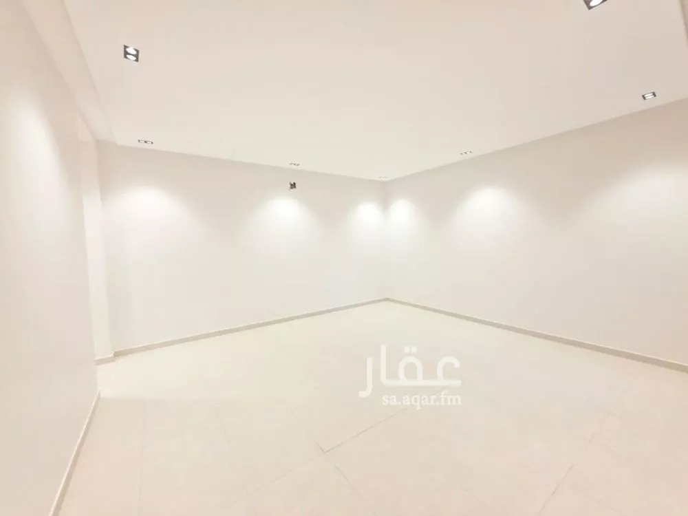 4 bedroom floor in Taibah 9
