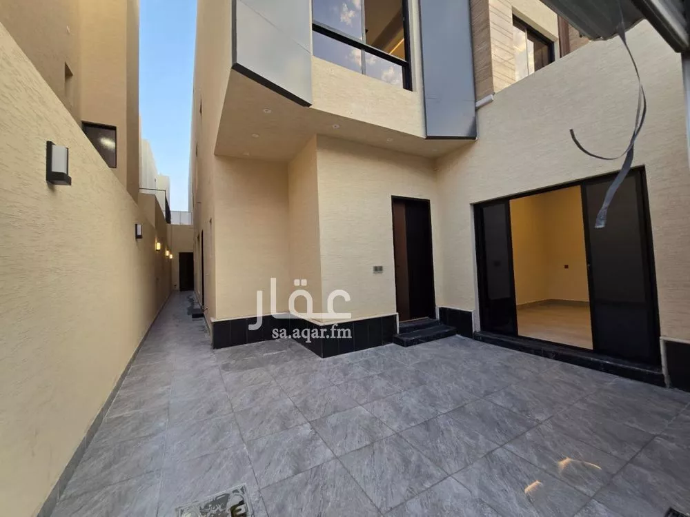 3 bedroom floor in Al Rimal 7