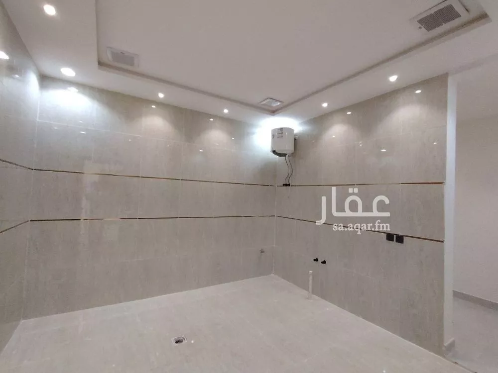5 bedroom floor in Badr 8