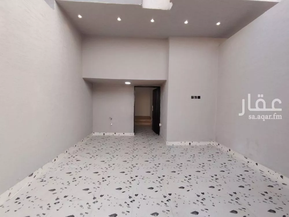 5 bedroom floor in Badr 6