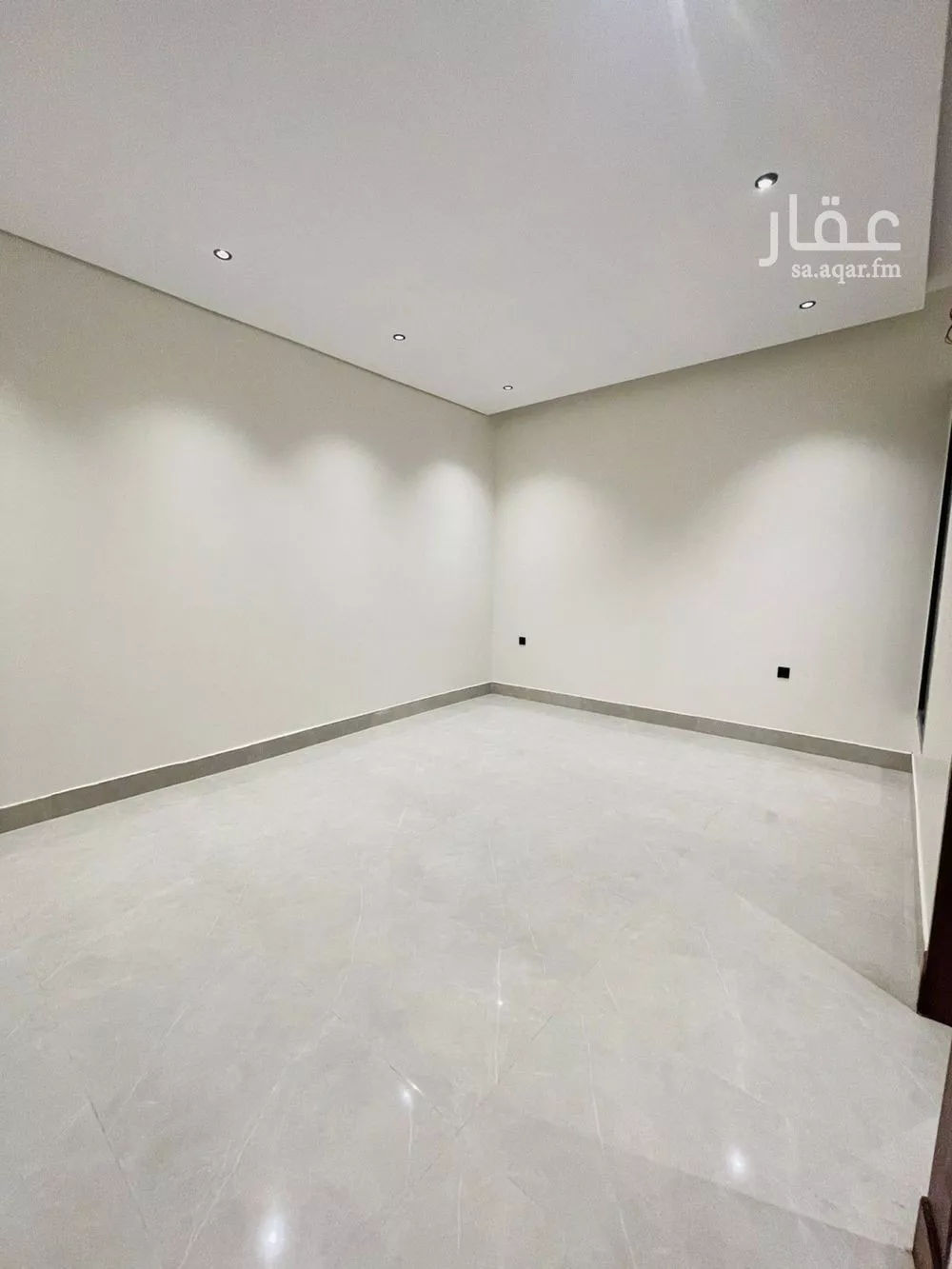 3 bedroom floor in Al Maizilah 16