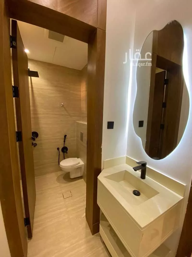 8 bedroom floor in Tuwaiq 11
