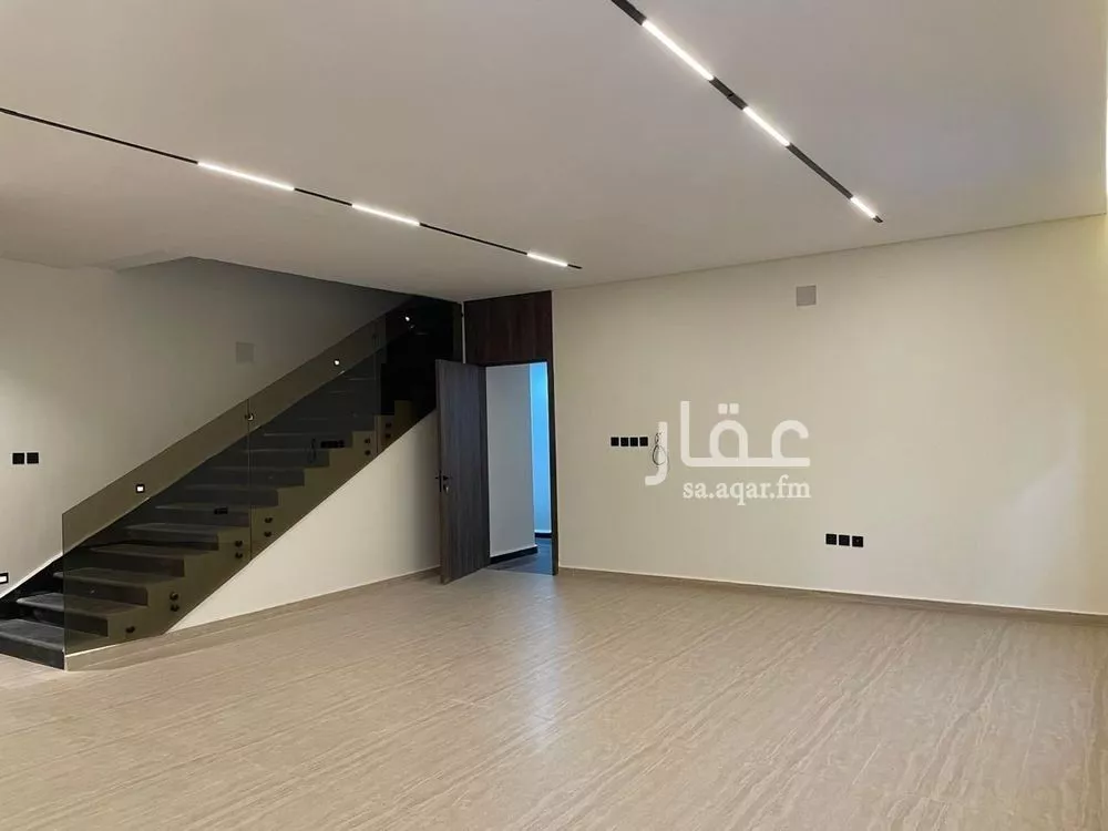 3 bedroom floor in As Suwaidi Al Gharabi 7