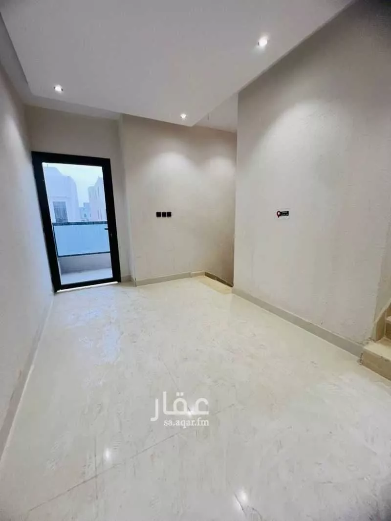 3 bedroom floor in Al Janadriyah 2