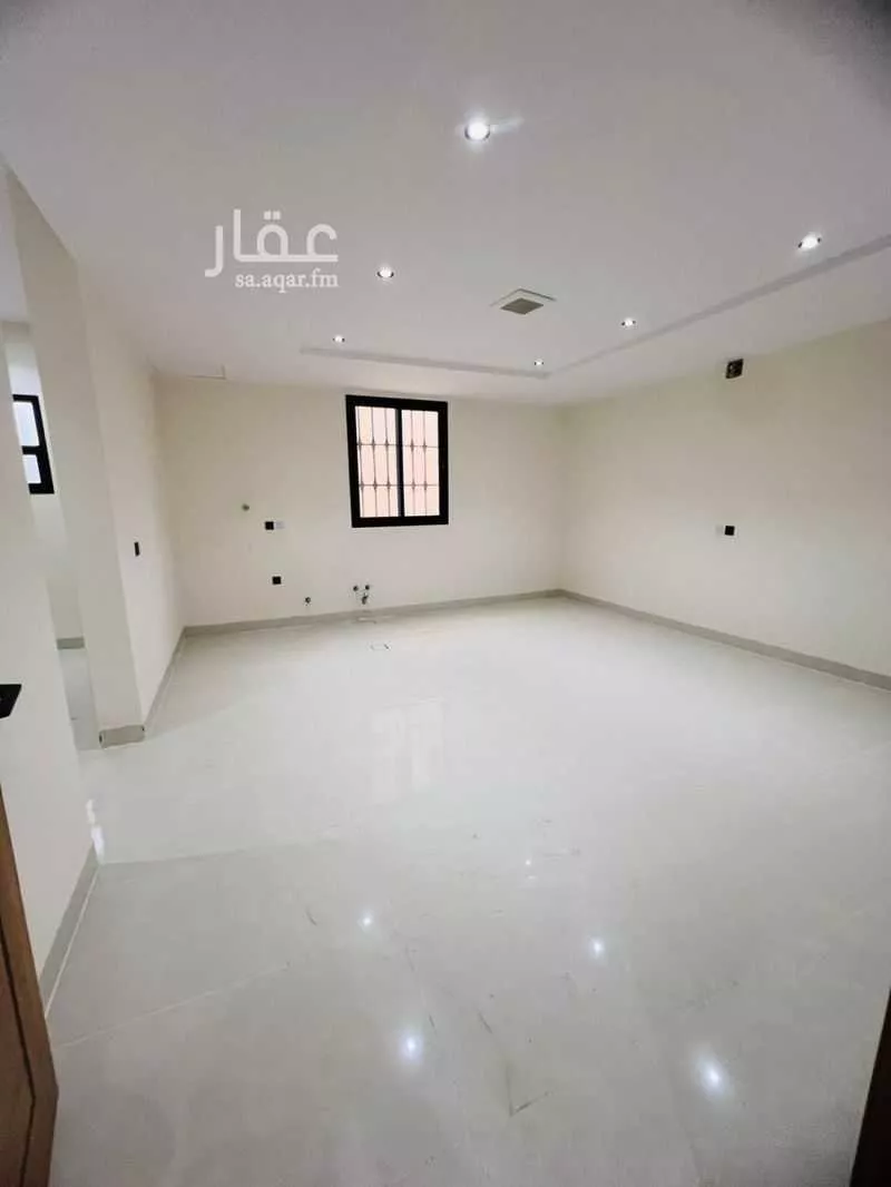 3 bedroom floor in Al Janadriyah 3