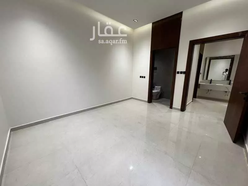 5 bedroom floor in Al Janadriyah 3