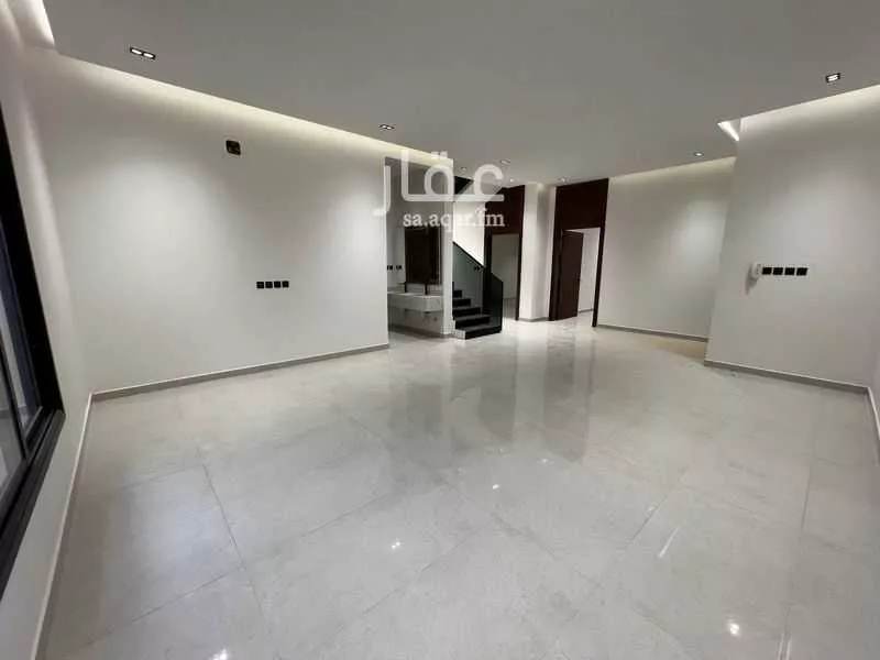 5 bedroom floor in Al Janadriyah 5