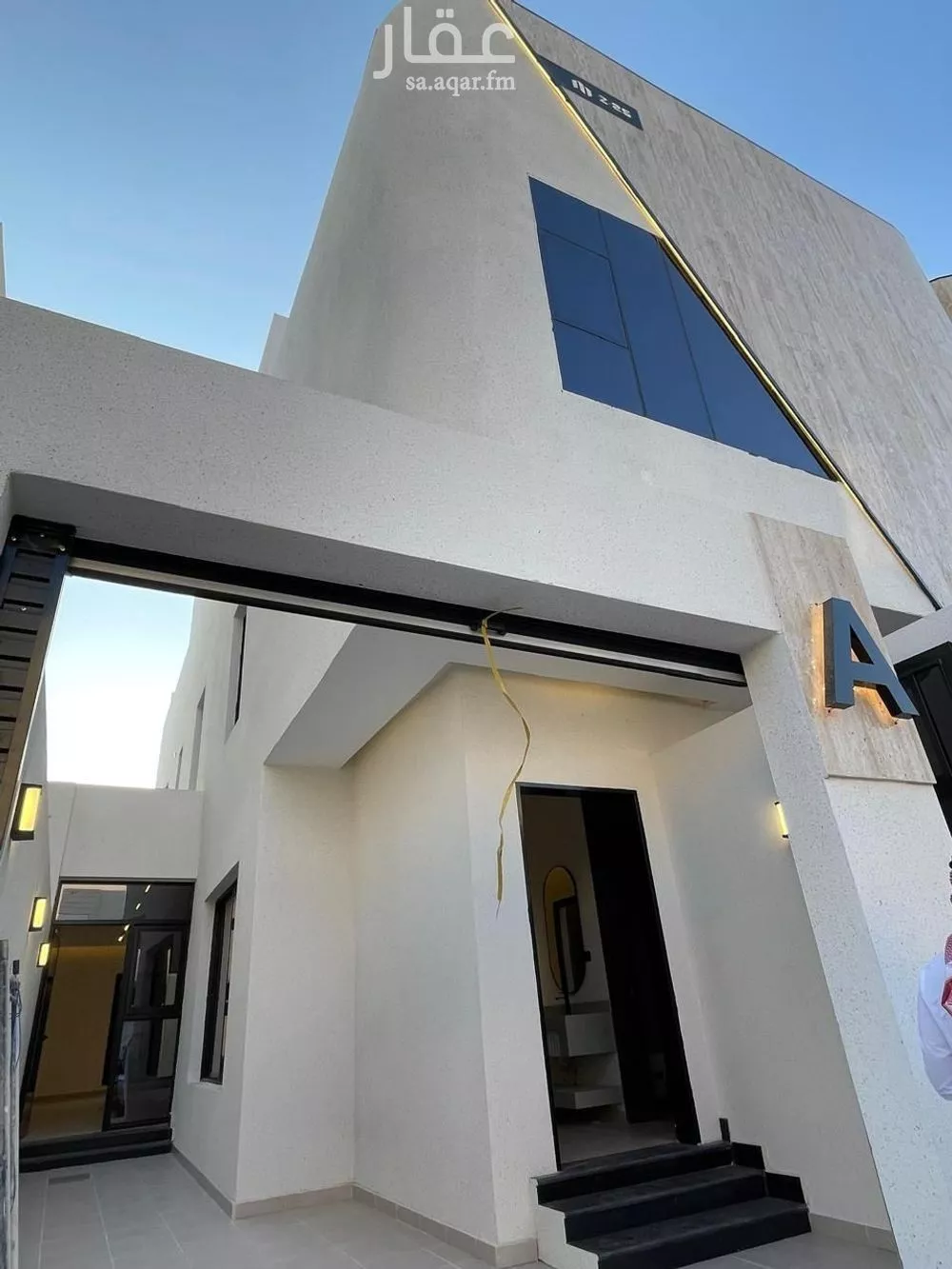 3 bedroom floor in As Suwaidi Al Gharabi 2