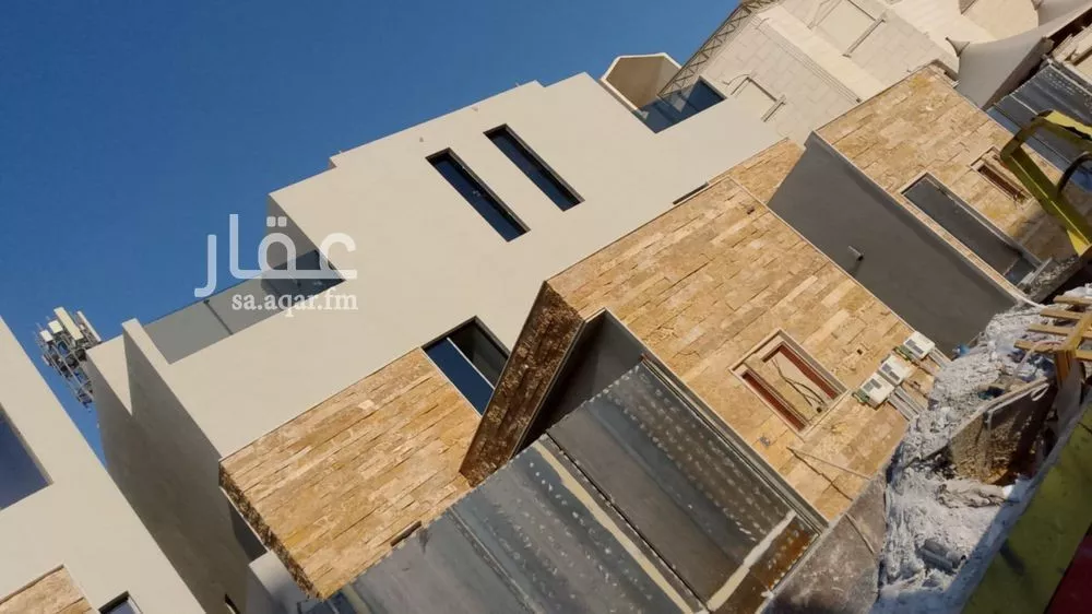 3 bedroom floor in Ishbiliyah 6