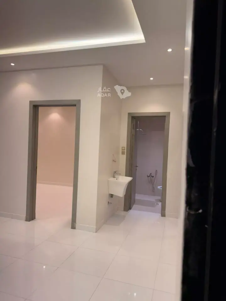 4 bedroom apartment in Al Mahdiyyah, Riyadh 3