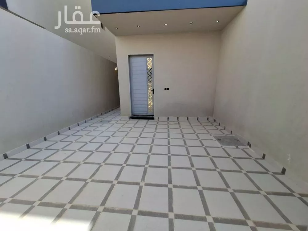 5 bedroom floor in Al Janadriyah 3