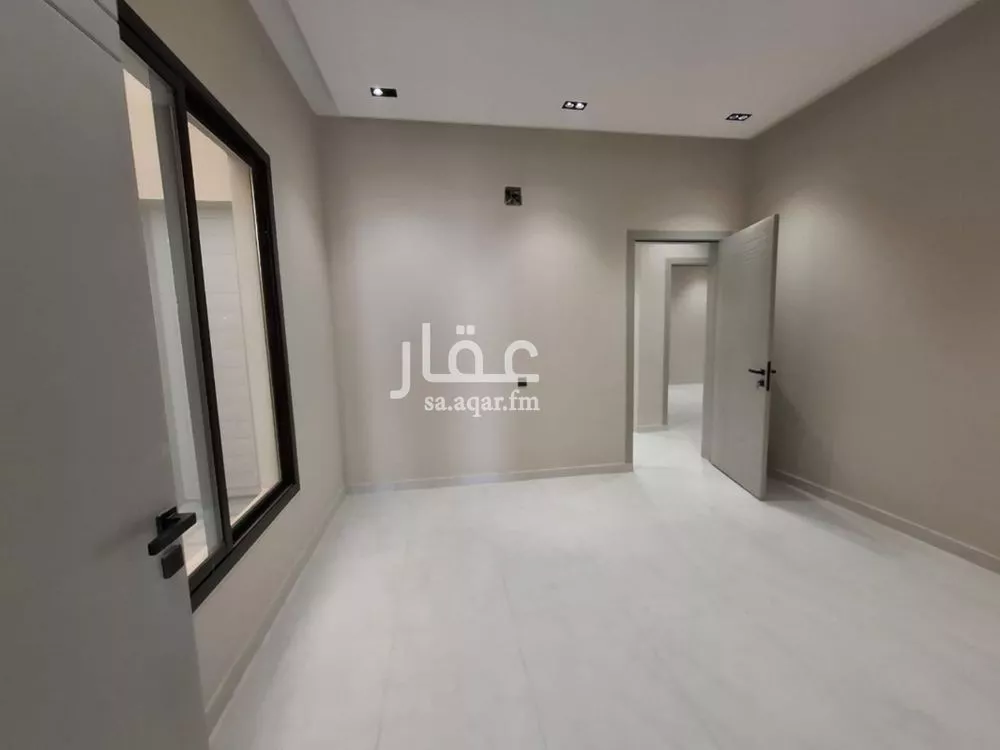 5 bedroom floor in Al Janadriyah 8