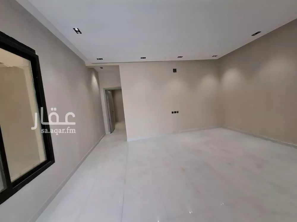 5 bedroom floor in Al Janadriyah 9