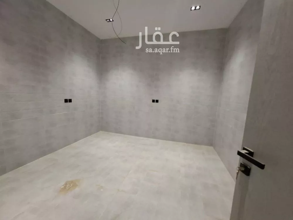 5 bedroom floor in Al Janadriyah 10