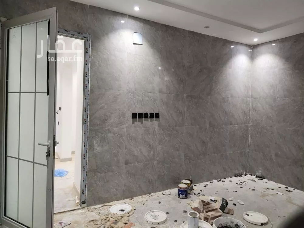 3 bedroom floor in Tuwaiq 7