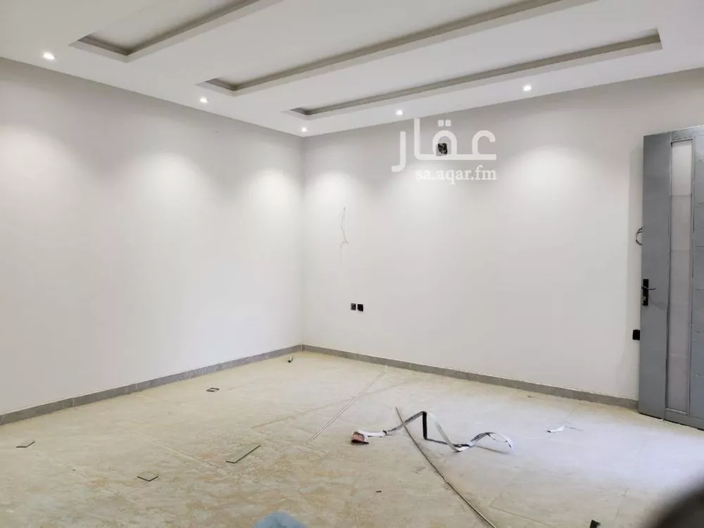 3 bedroom floor in Tuwaiq 8