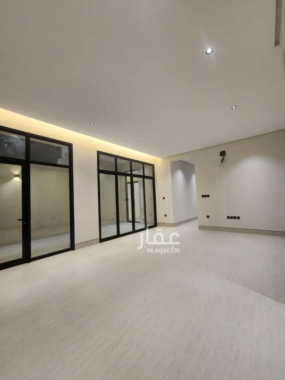 3 bedroom floor in Al Rawdah 3