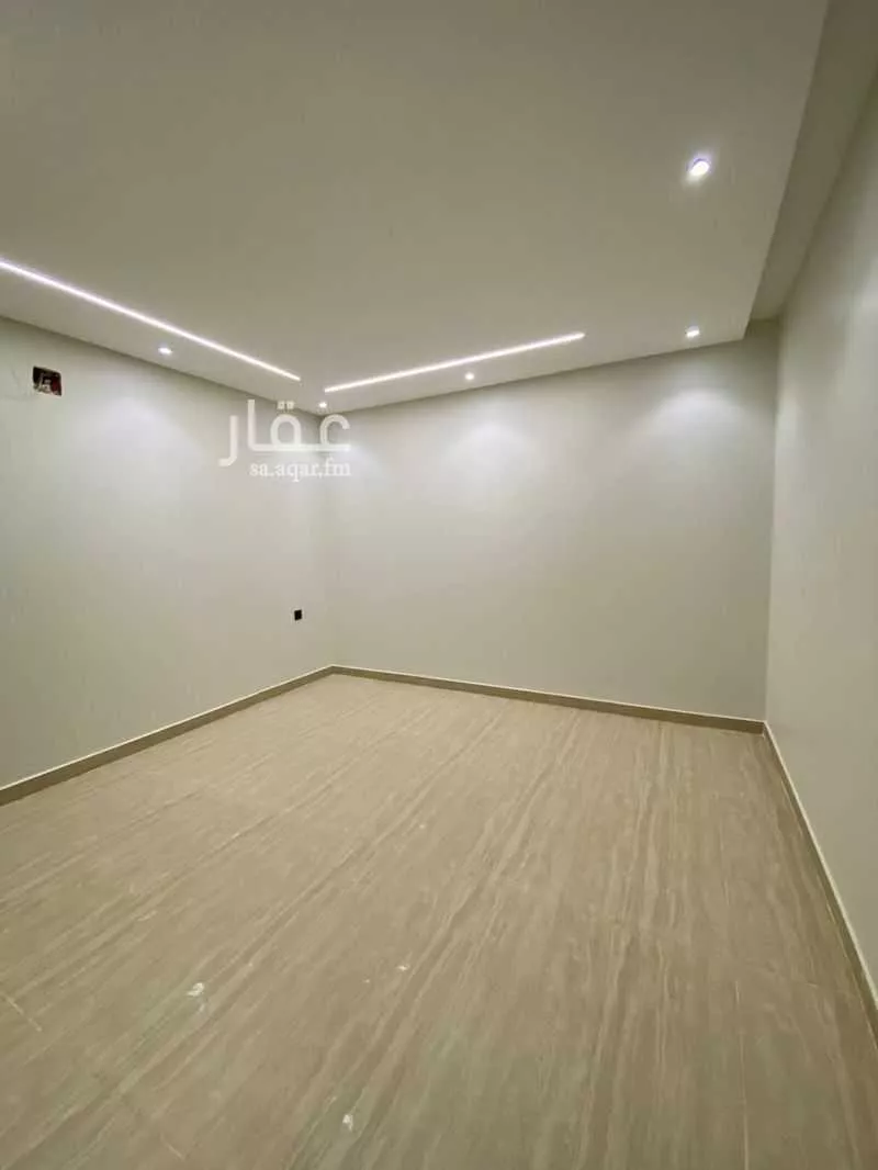 8 bedroom floor in Tuwaiq 17