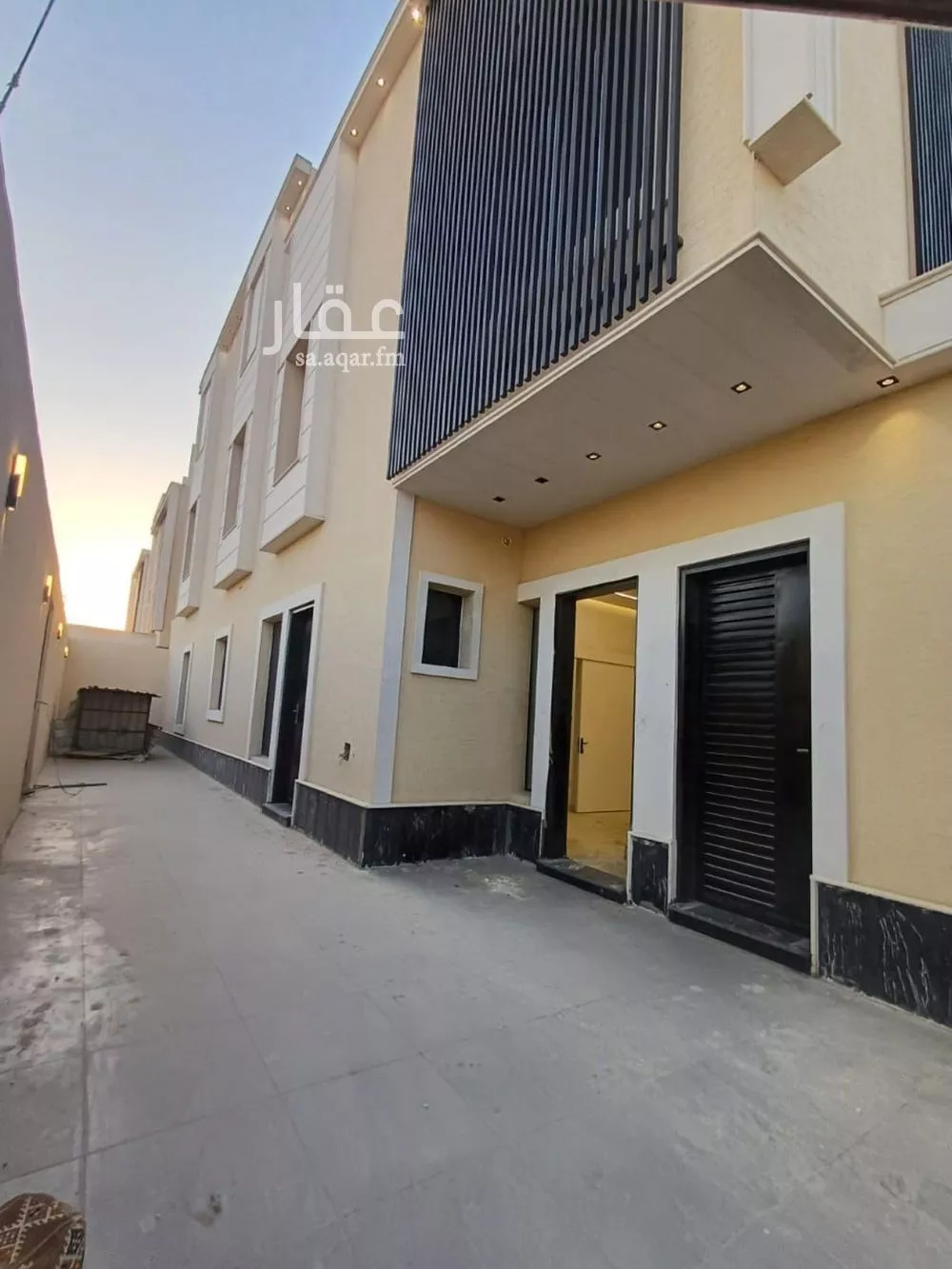 4 bedroom floor in Al Rimal 6