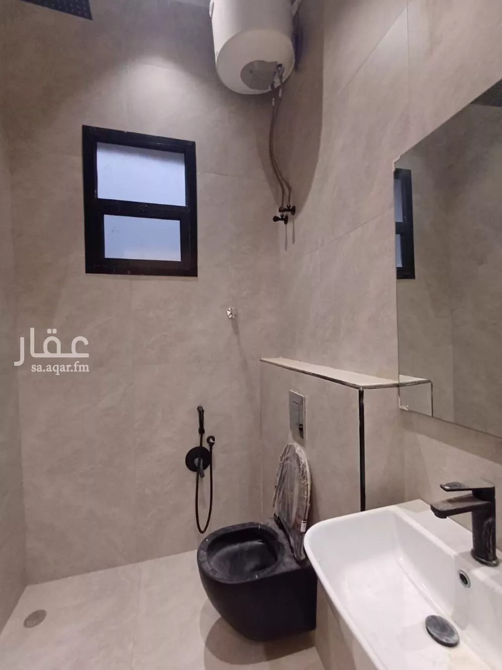 6 bedroom floor in Al Rimal 10