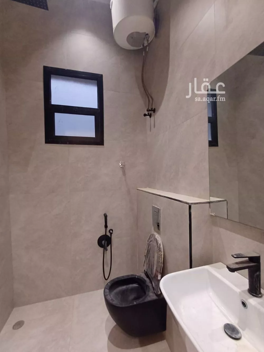 6 bedroom floor in Al Rimal 10