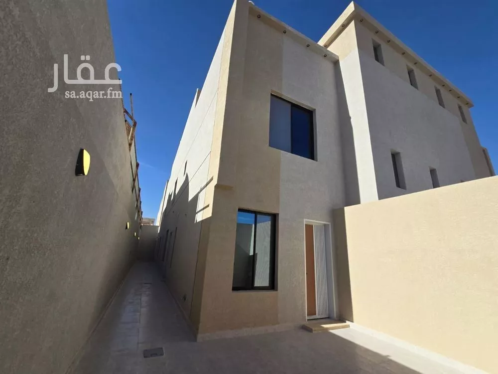 4 bedroom floor in Al Hazm 16