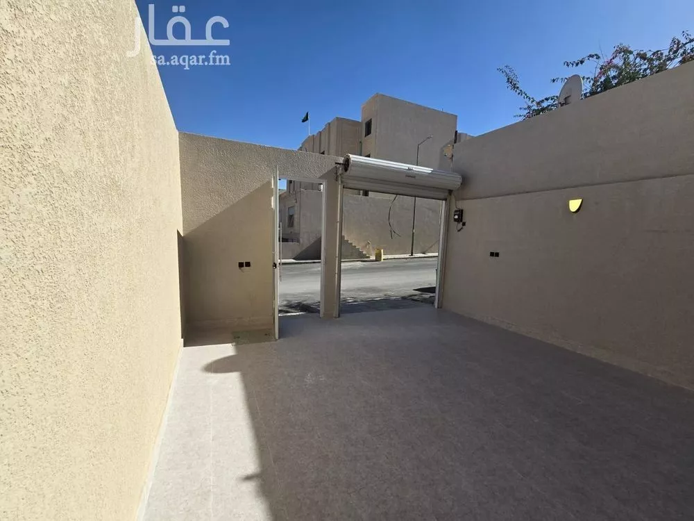 4 bedroom floor in Al Hazm 17