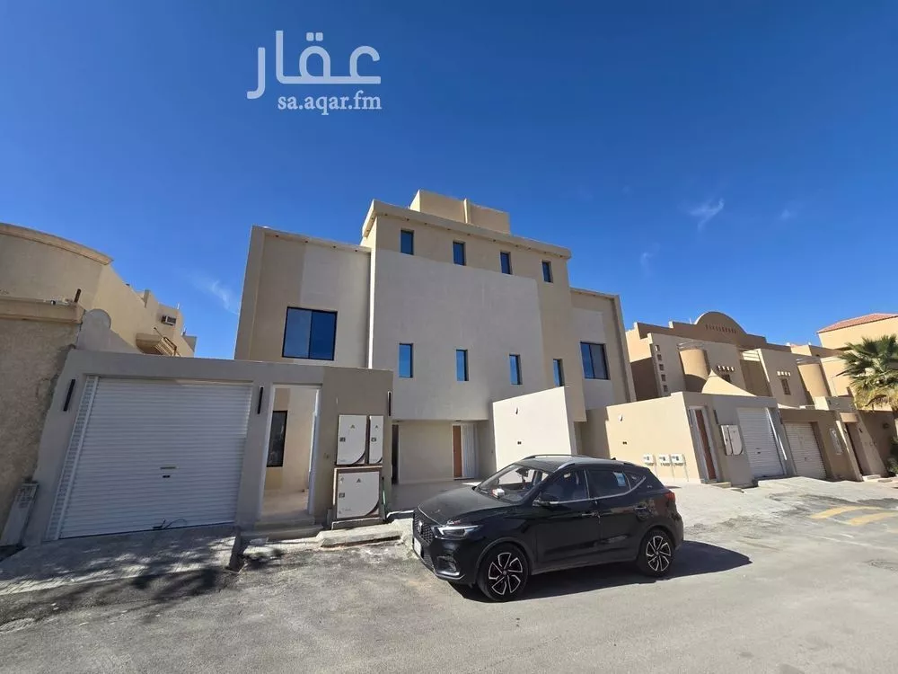 4 bedroom floor in Al Hazm 5