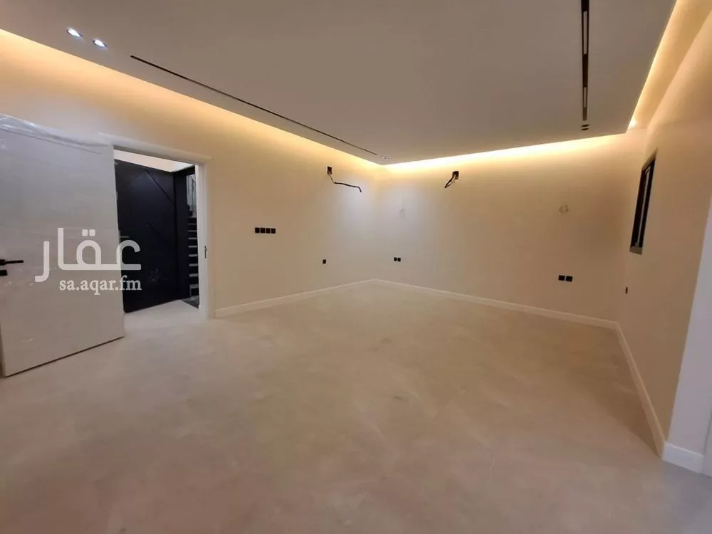 4 bedroom floor in Badr 10