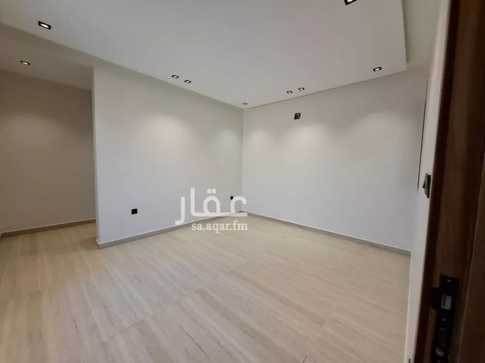 3 bedroom floor in Okaz 20