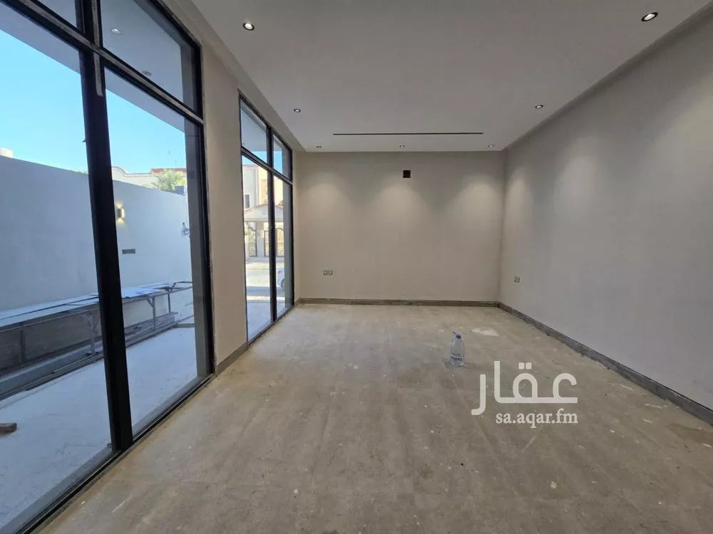 3 bedroom floor in Al Khaleej 5