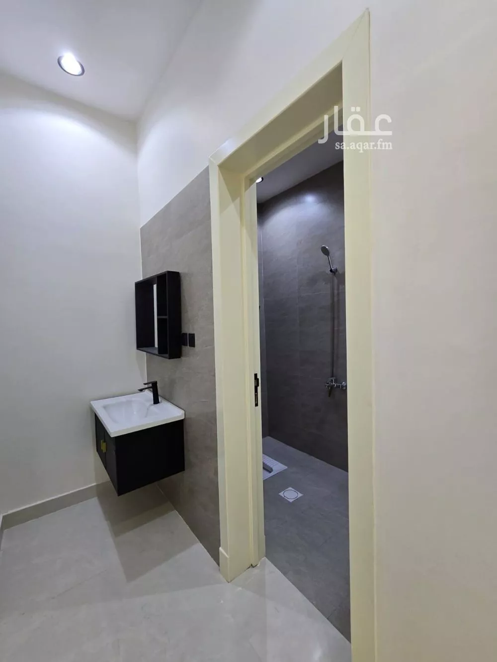 3 bedroom floor in Okaz 9