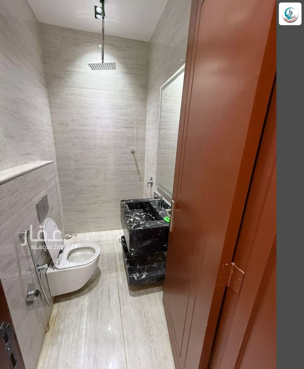 5 bedroom floor in Al Janadriyah 2