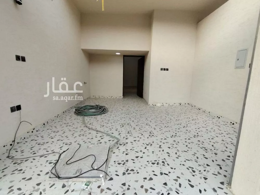 دور 4 غرف في طيبة 15